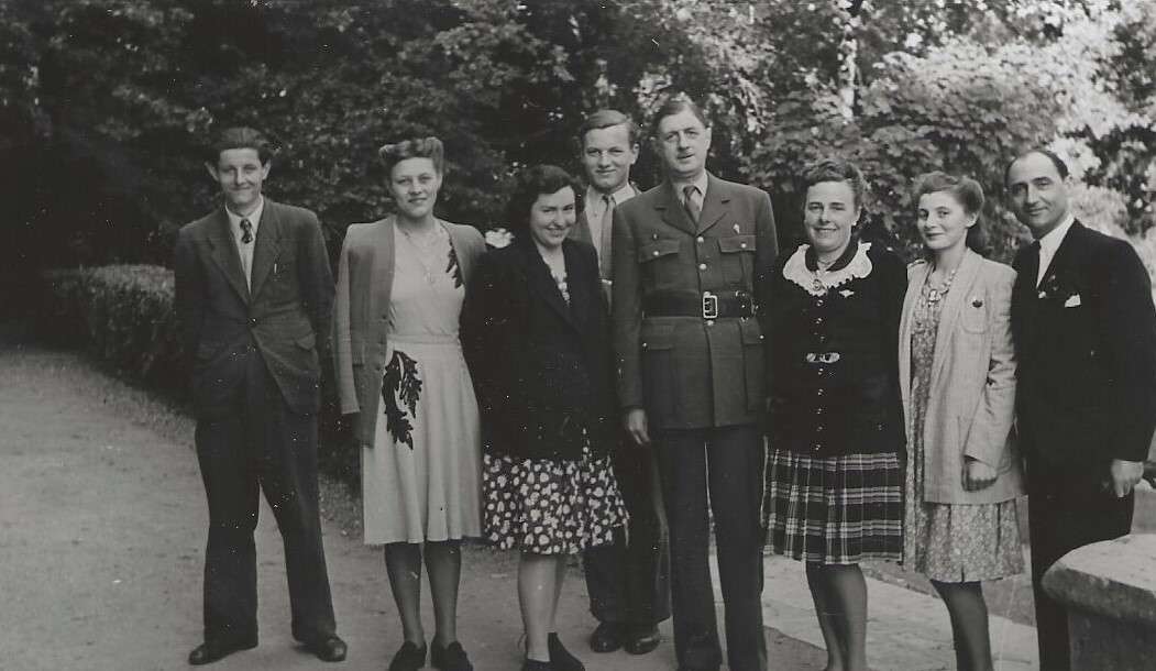 Marthe avec de Gaulle, château Laroque 15 mai 1947